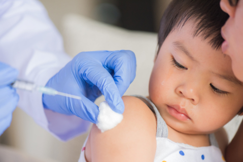 kid goind immunization